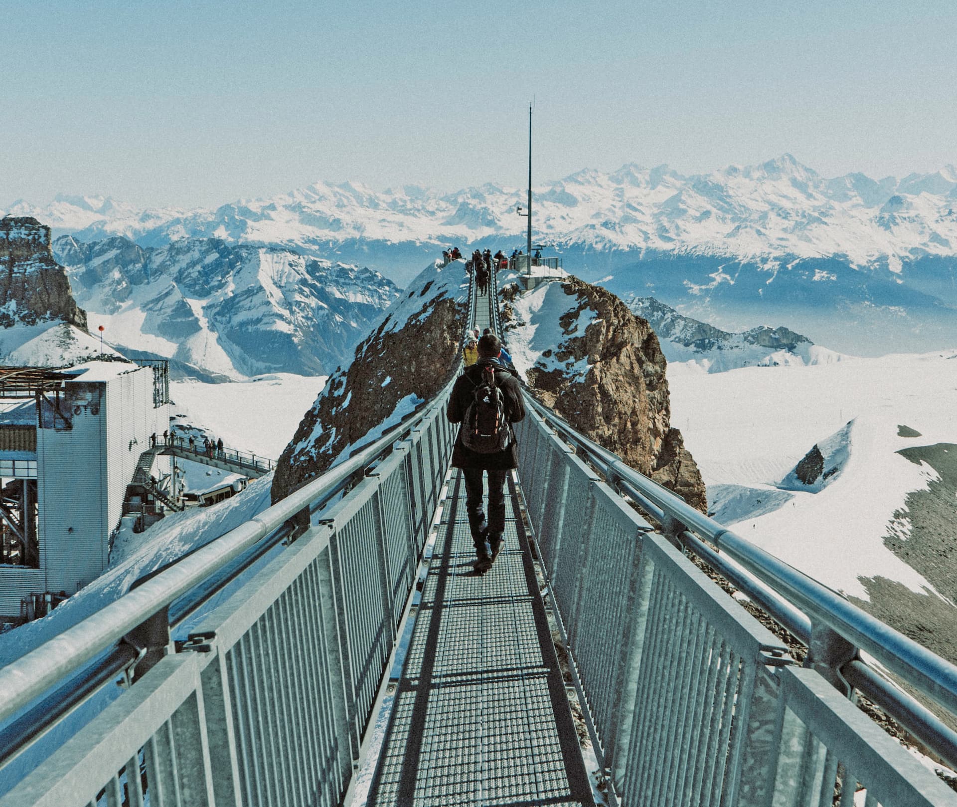 A Swiss attraction you must see in Switzerland is the suspension bridge in Les Diablerets, the perfect tourist spot for a weekend in Switzerland. 