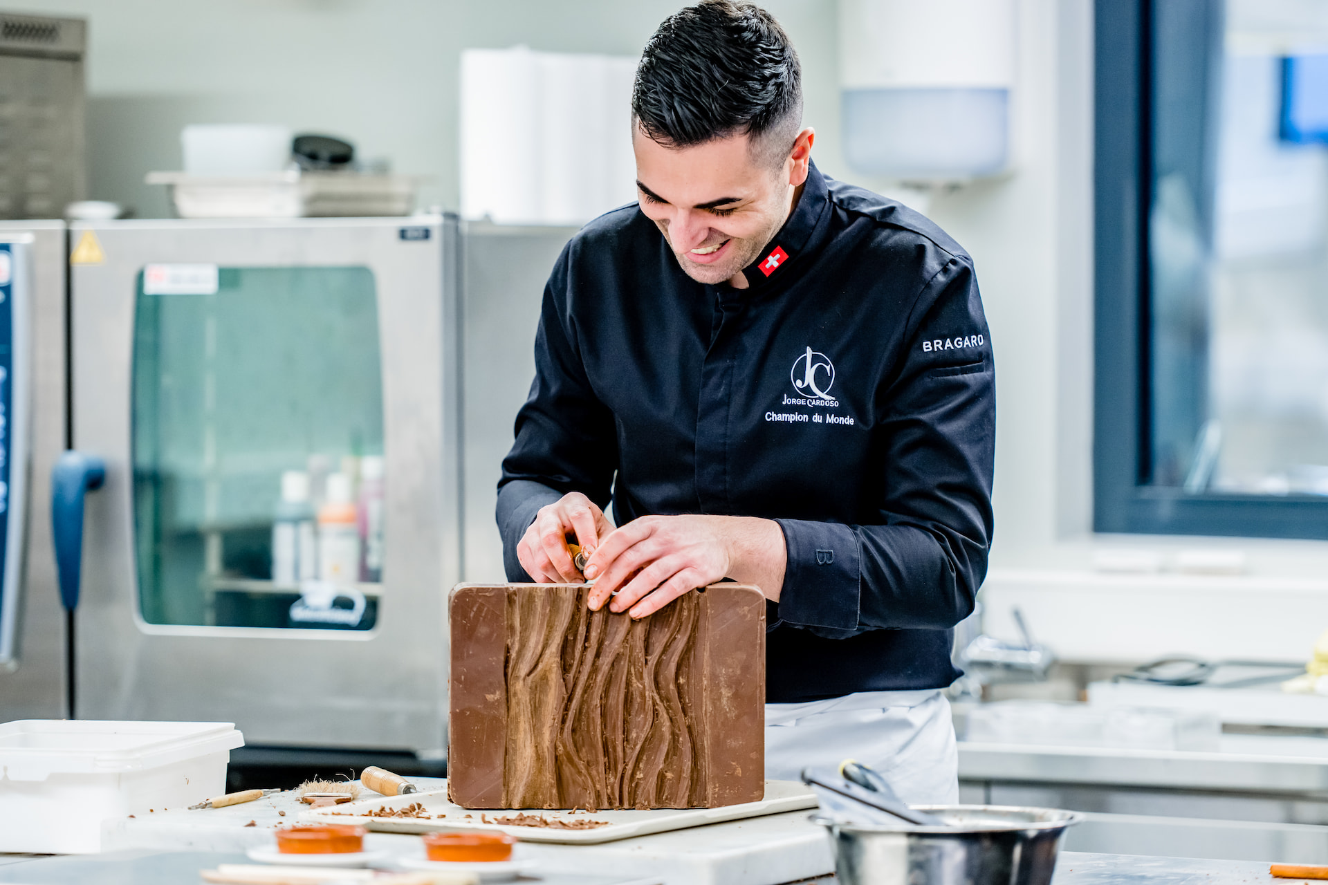 chocolate sculpture class, how to make chocolate sculpture, Chef Jorge Cardoso, chocolate sculpture masterclass